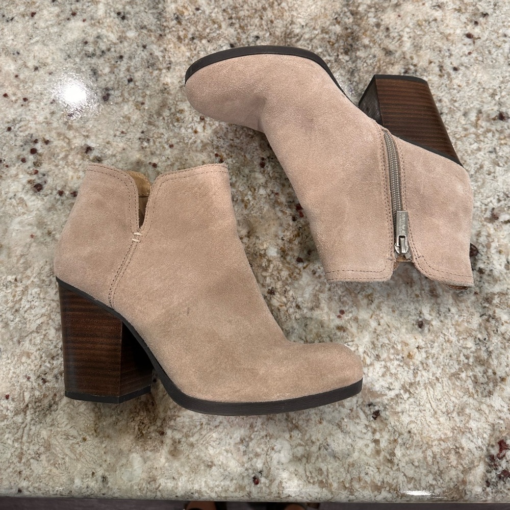 Kenneth Cole Heeled Booties